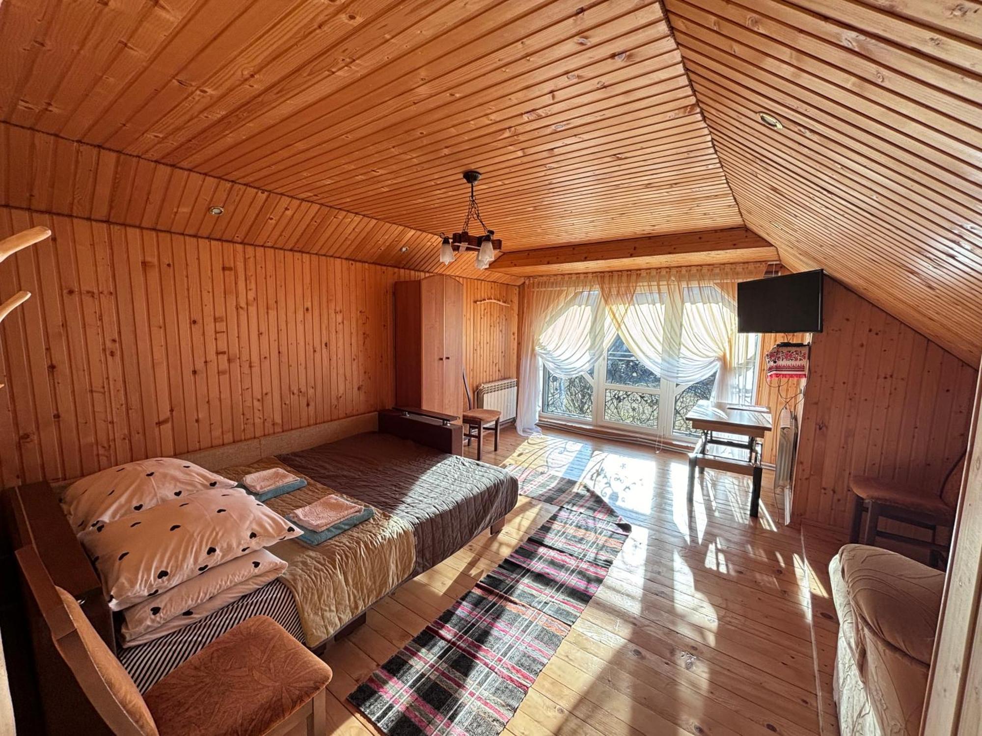 Gostynna Rodyna Hotell Izki Exteriör bild